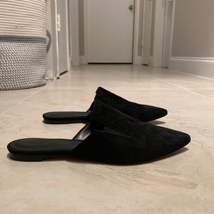 Black flat mule